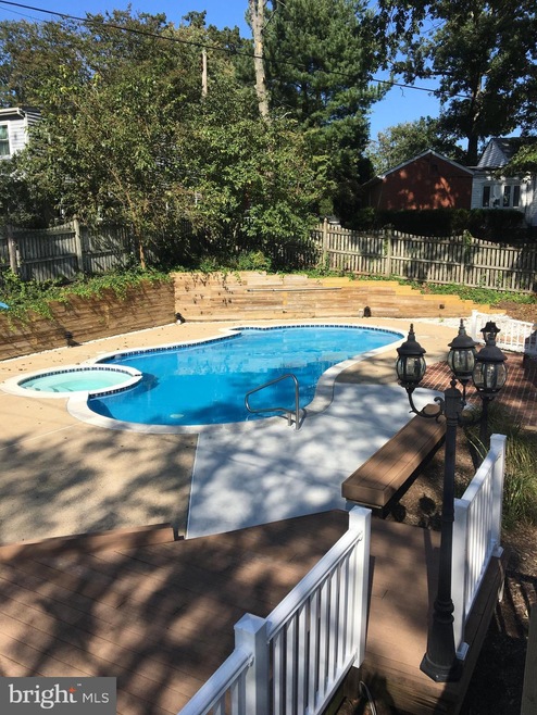 1802 Dunwoody Rd, Parkville, MD 21234 - photo 1