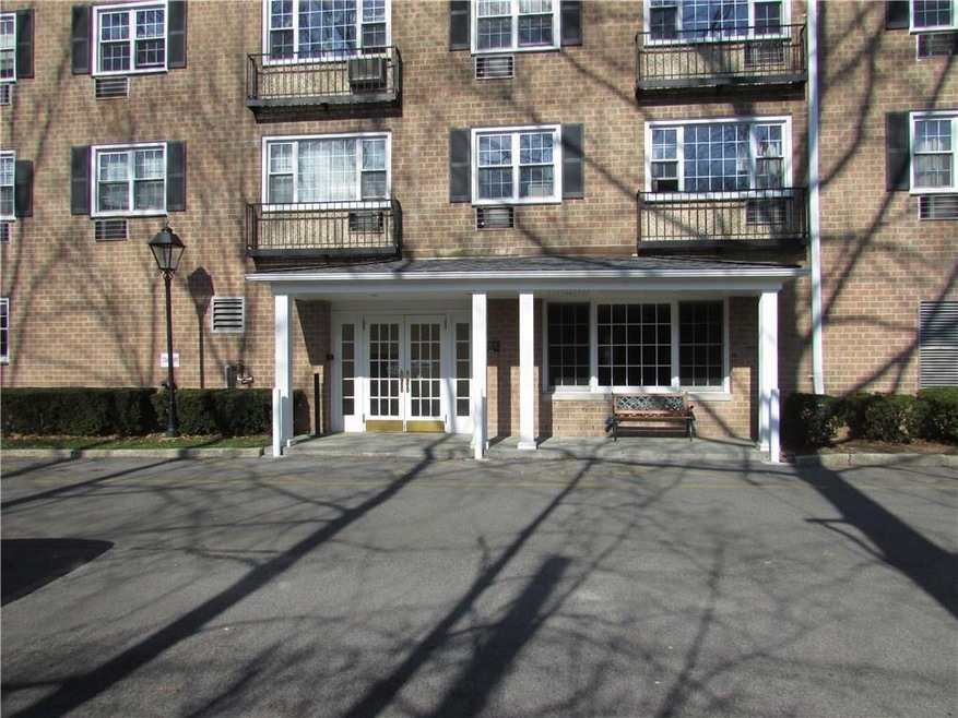 Consulate on the Park is a well maintained condo complex with 24 hour gatehouse security