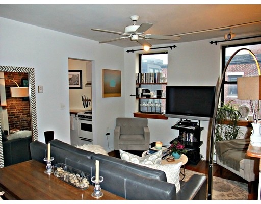 13 Thacher St unit 5, Boston, MA 02113 - photo 1