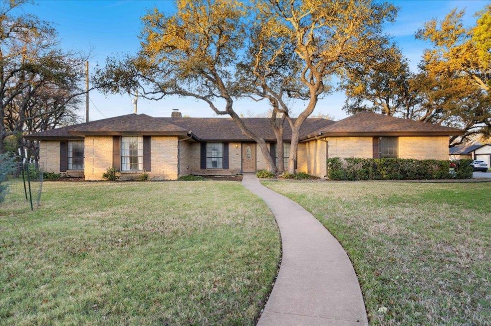 Under Contract $470,000