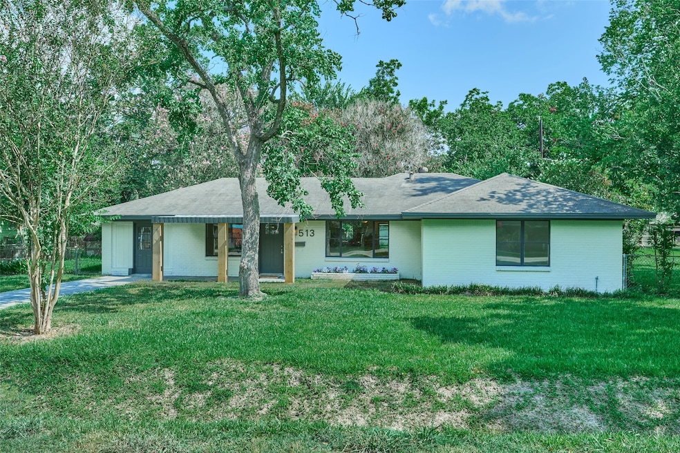 513 Tallant St, Houston, TX 77076 - photo 1