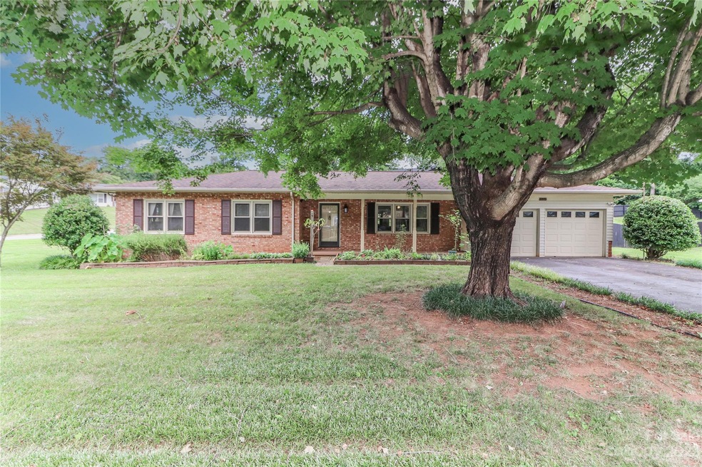 634 Springdale Rd, Statesville, NC 28677 - photo 1