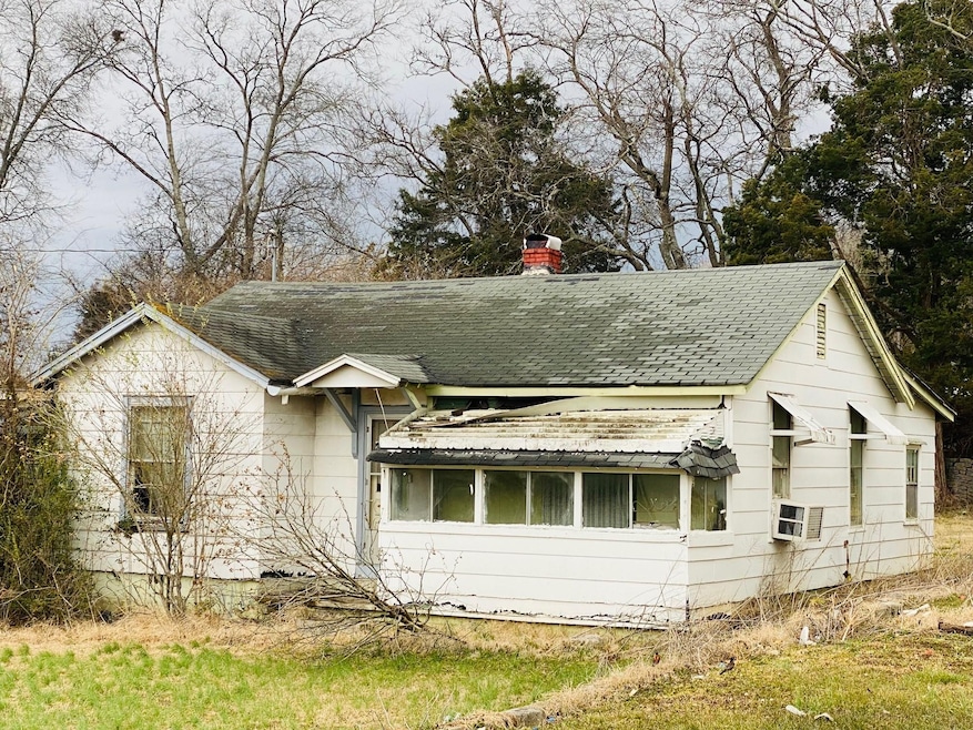 106 Wheeler St, Shelbyville, TN 37160 - photo 1