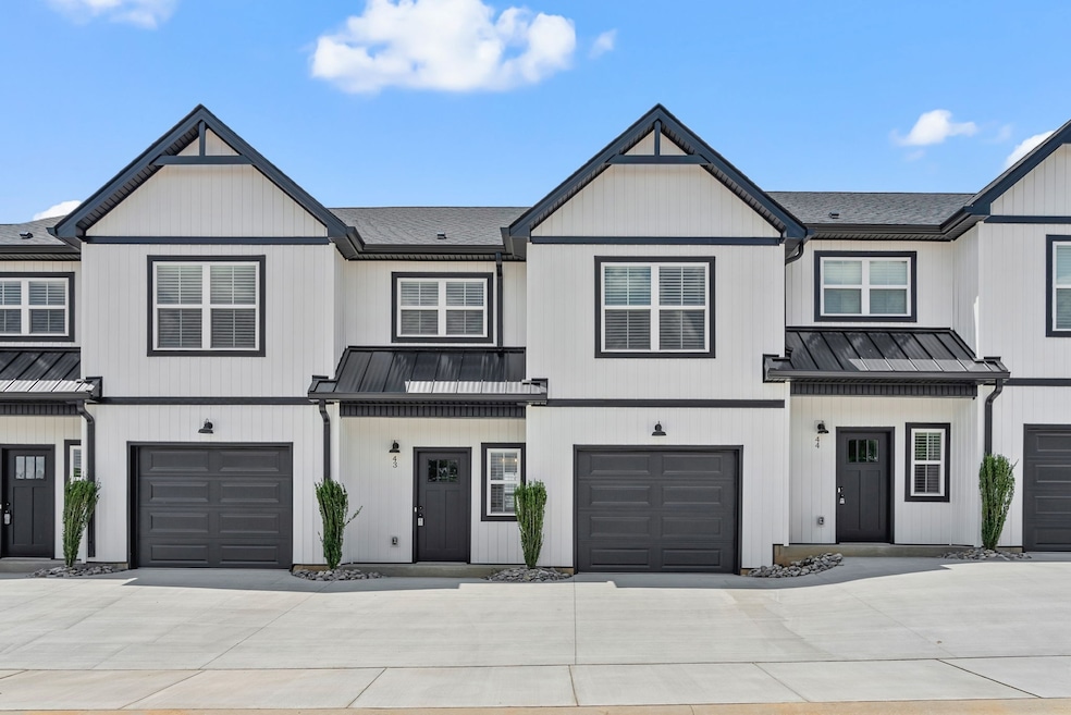 166 Sango Dr unit Bldg 600 50, Clarksville, TN 37043 - photo 1