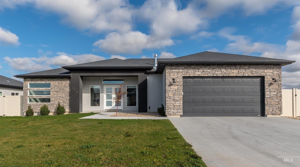 For Sale $425,000 • Co-Listing Agent