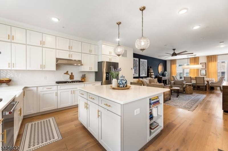 19 Braeburn Ct, Livingston, NJ 07039 - photo 1