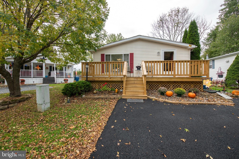 19 Rosewood Ln, Phoenixville, PA 19460 - photo 1