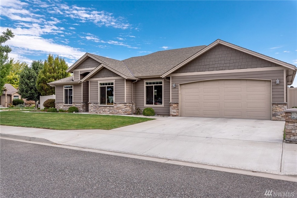 1372 Boulder Loop, East Wenatchee, WA 98802 - photo 1