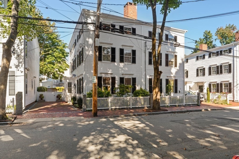 12 Fruit St, Newburyport, MA 01950 - photo 1