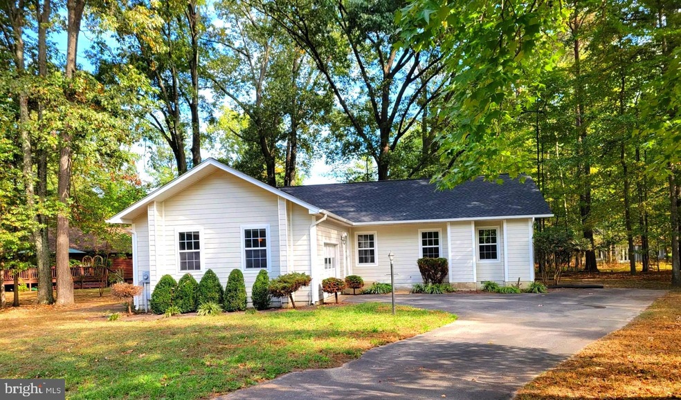 11510 Wisteria Ct, Swan Point, MD 20645 - photo 1