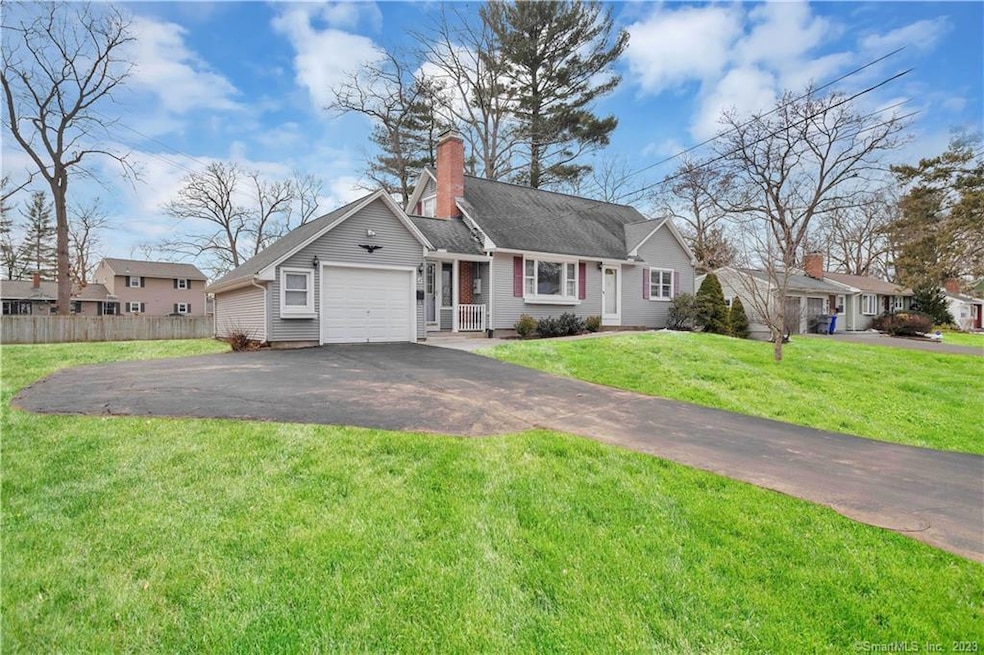 5 Debra St, Enfield, CT 06082 - photo 1