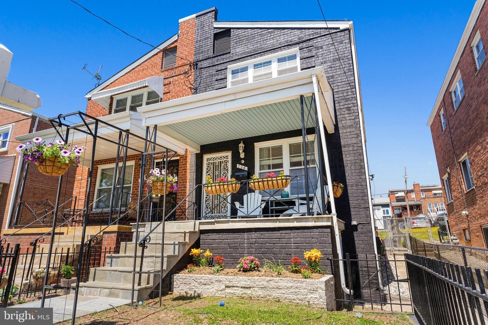 726 Hamilton St NE, Washington, DC 20011 - photo 1