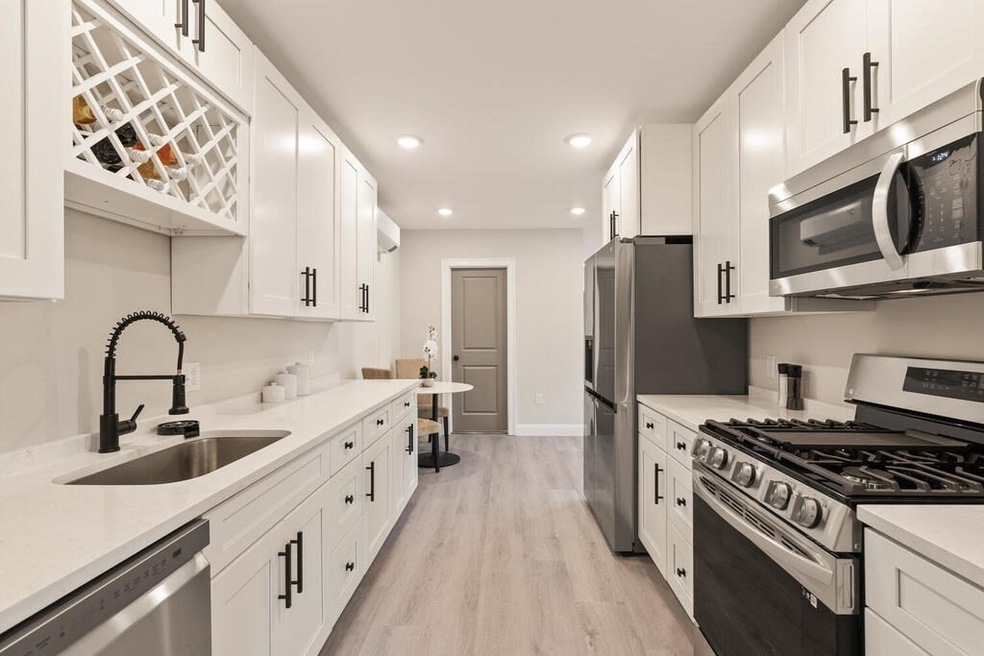 17 Webb St unit 1, Salem, MA 01970 - photo 1