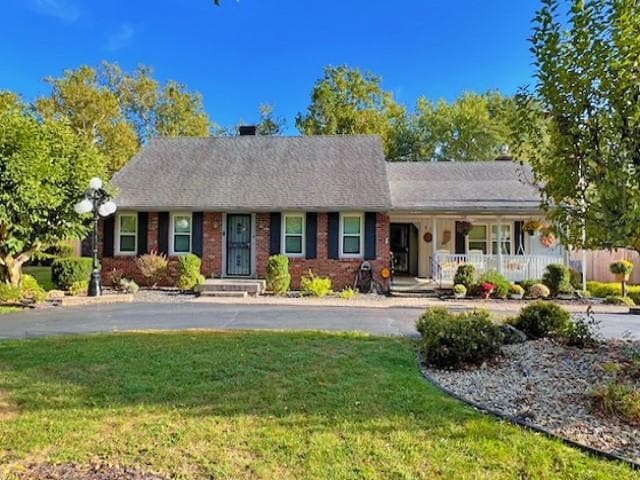 805 Morning Glory Ln, Connersville, IN 47331 - photo 1