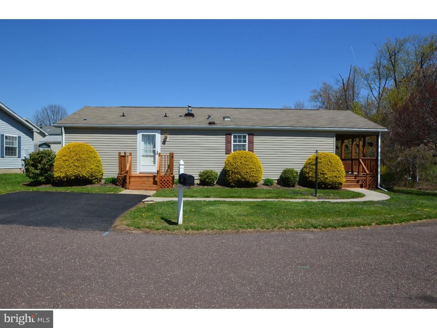 7 Adams Dr, Royersford, PA 19468 - photo 1