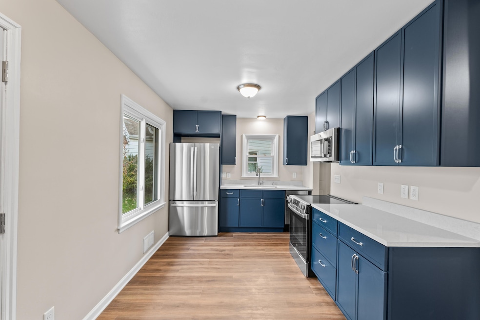 841 N 54th St, Milwaukee, WI 53208 - photo 1