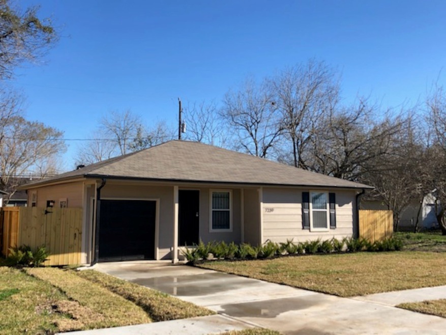 7239 Saint Augustine St, Houston, TX 77021 - photo 1
