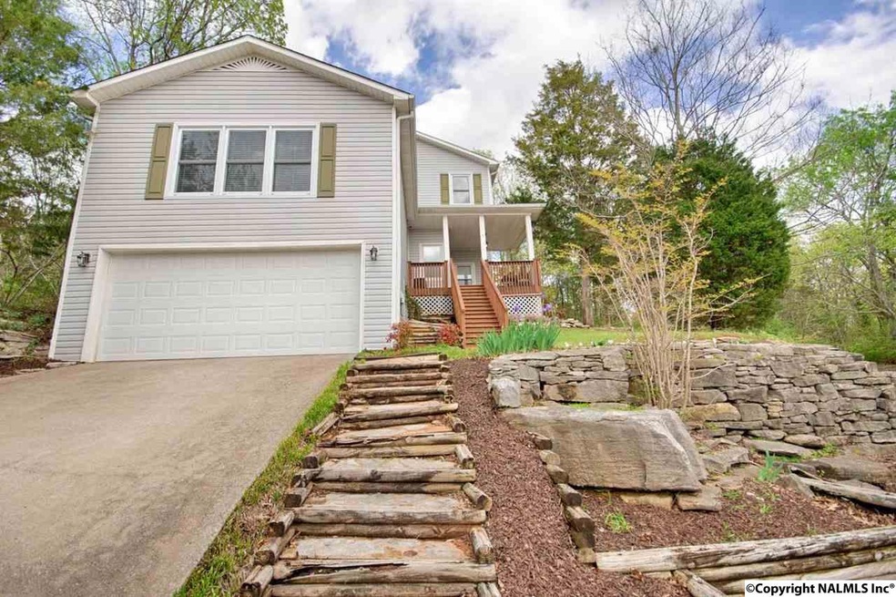 553 SE Farmingdale Road, Huntsville, AL 35803