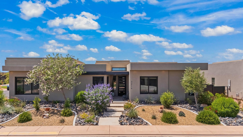 3214 S Red Sands Way Hurricane-large-001