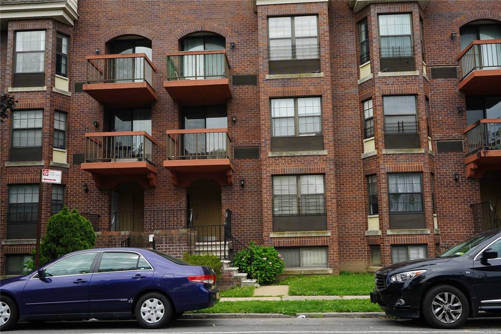 71-14 164th St unit 1 FL, Fresh Meadows, NY 11365 - photo 1