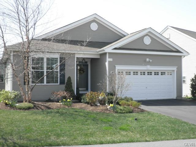 1869 Alexander Dr unit III22, Macungie, PA 18062 - photo 1