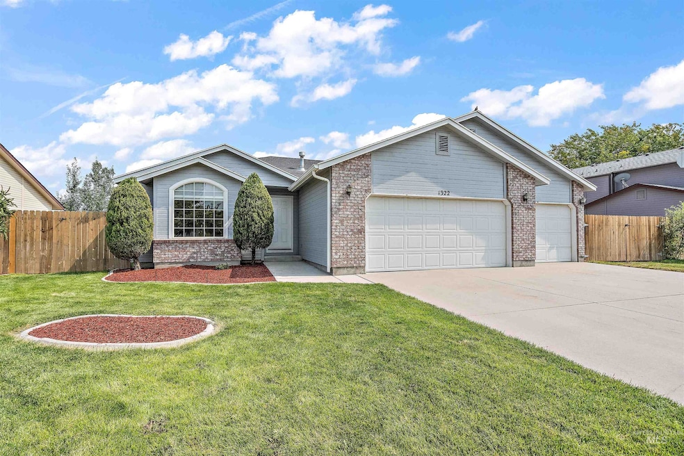1322 Willow Creek Dr, Nampa, ID 83686 - photo 1