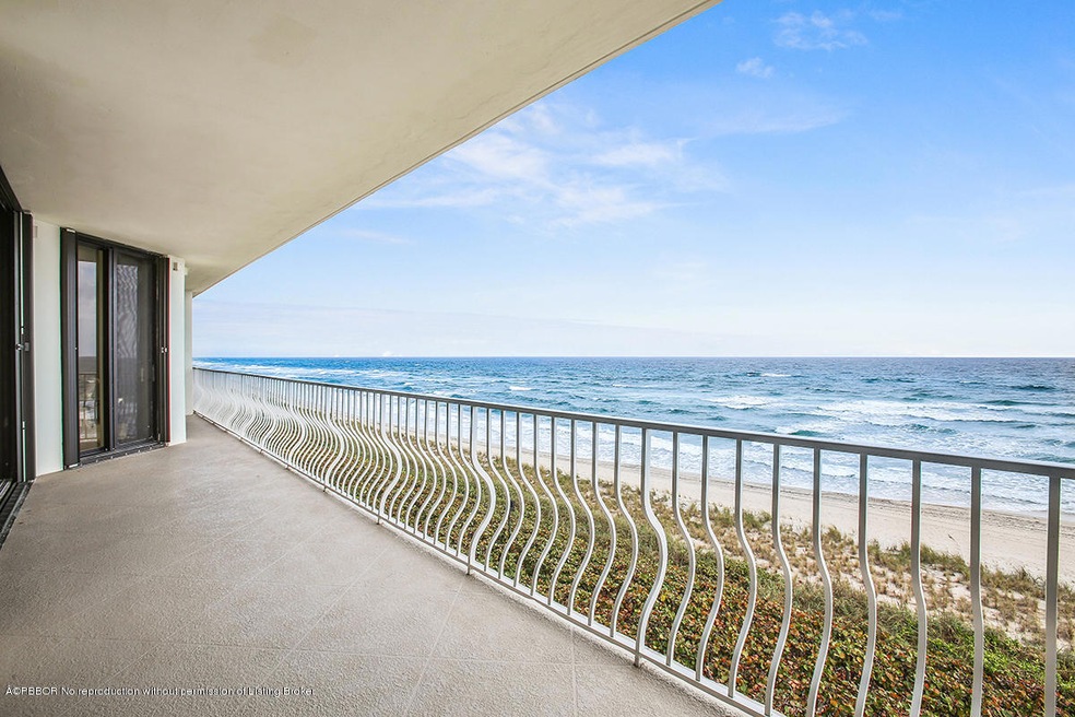 19 Balcony