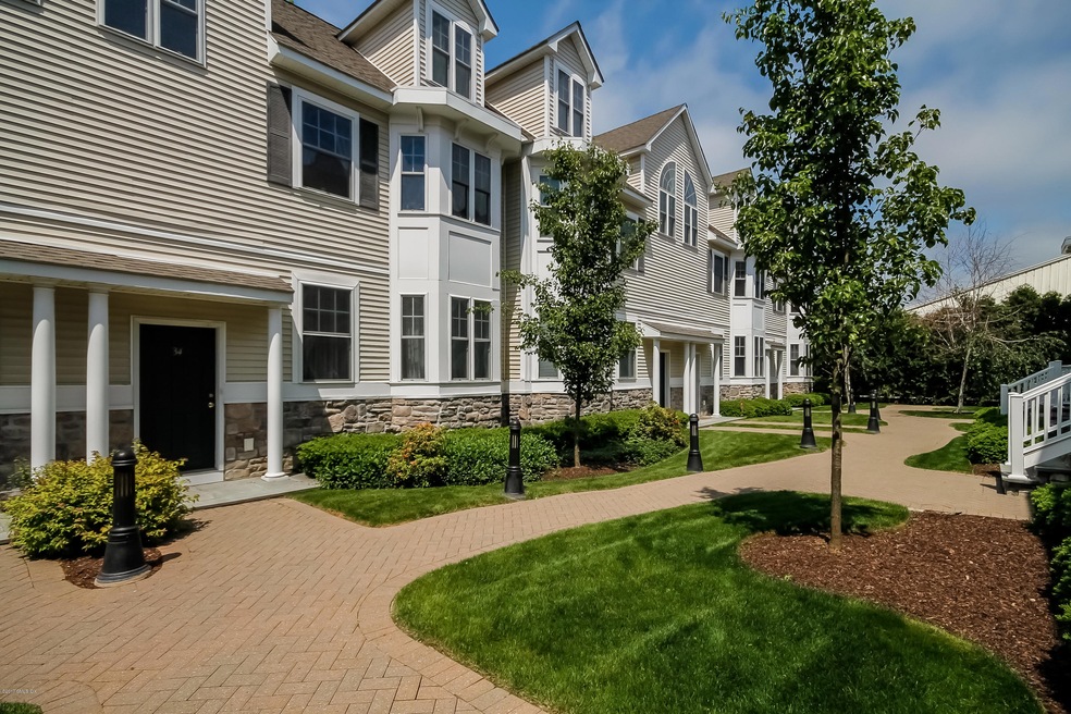39 Maple Tree Ave unit 34, Stamford, CT 06906 - photo 1