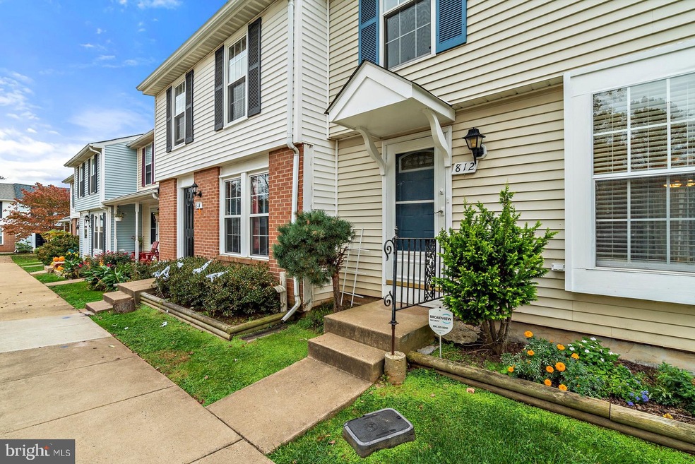 812 Wide Oak Ct, Warrenton, VA 20186 - photo 1