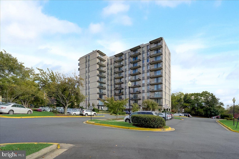 Barcroft Hills Condominium unit 803, Baileys Crossroads, VA 22041 - photo 1
