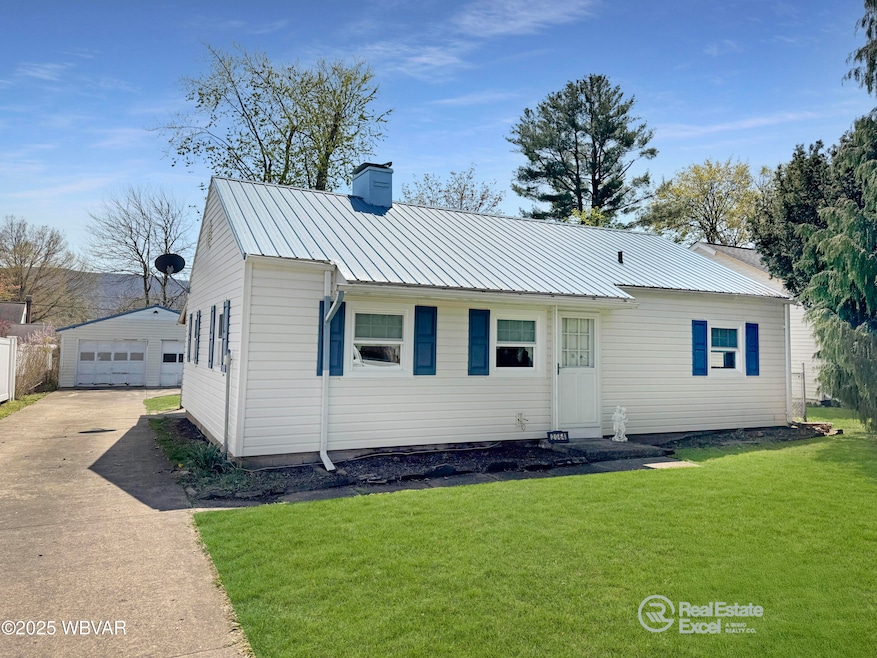 2064 Lincoln Dr, Williamsport, PA 17701 - photo 1