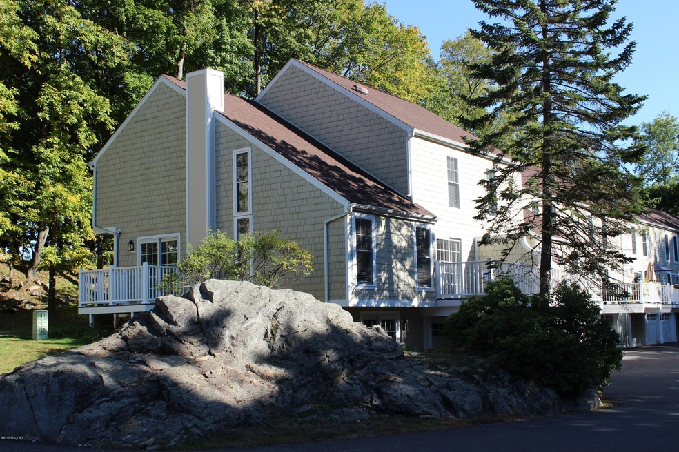 255 Weaver St unit 6F, Greenwich, CT 06831 - photo 1