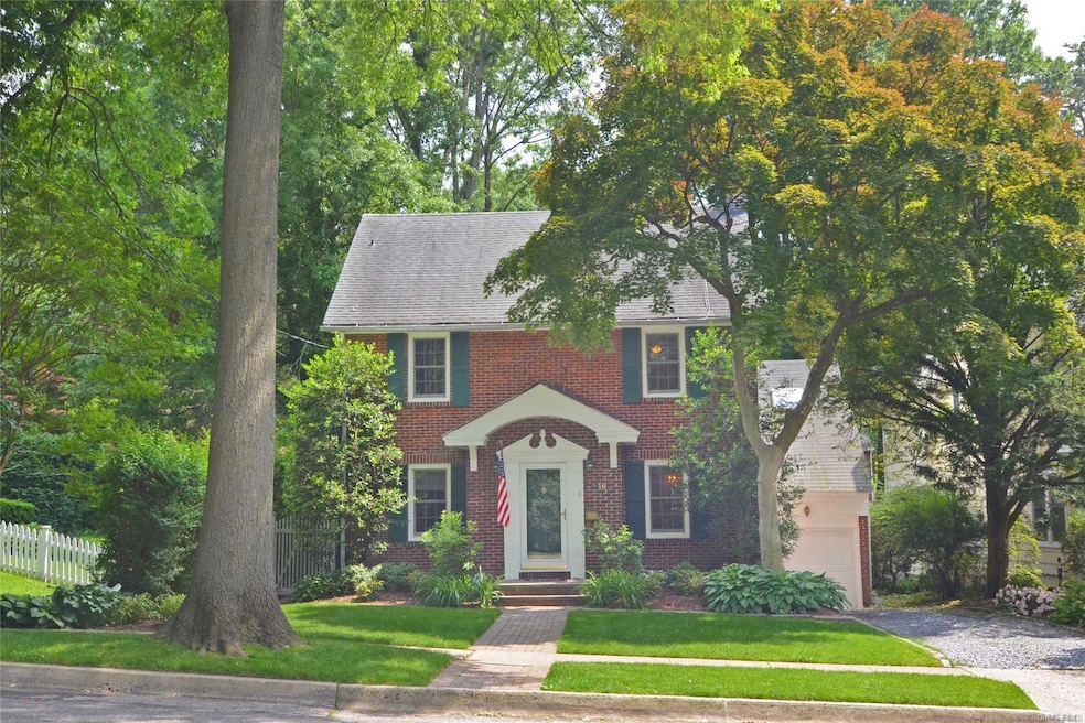 16 Reid Ave, Port Washington, NY 11050 - photo 1