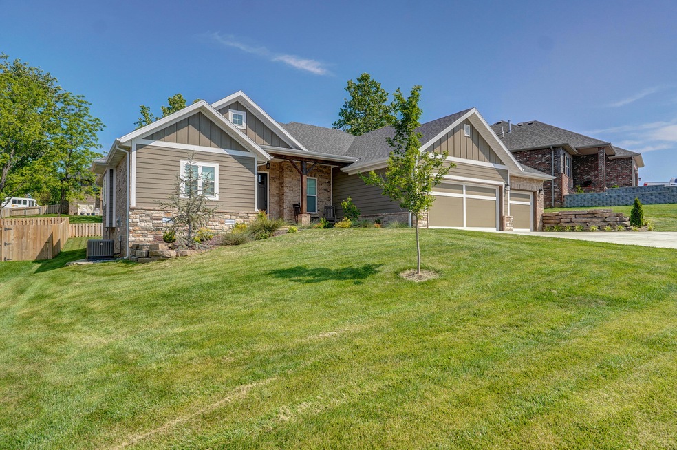 201 N Glengary Dr-1