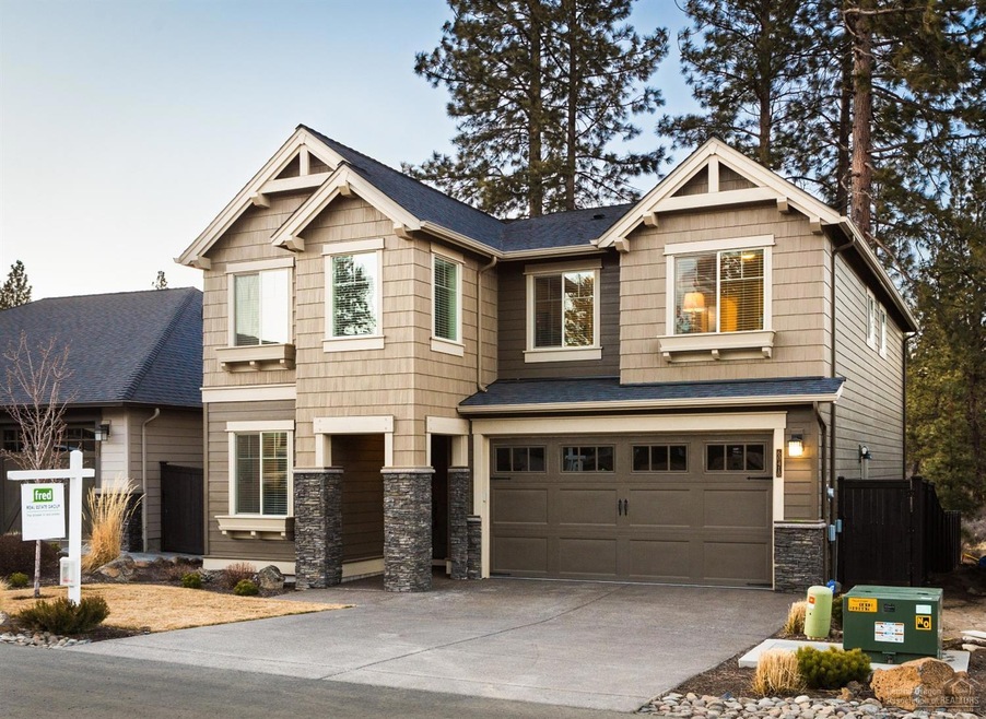 60418 Hedgewood Ln, Bend, OR 97702 - photo 1