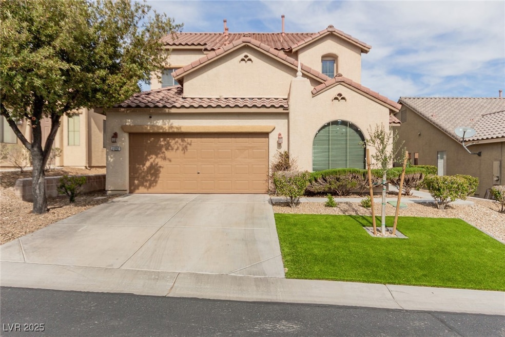 Mediterranean / spanish-style house featuring stuc