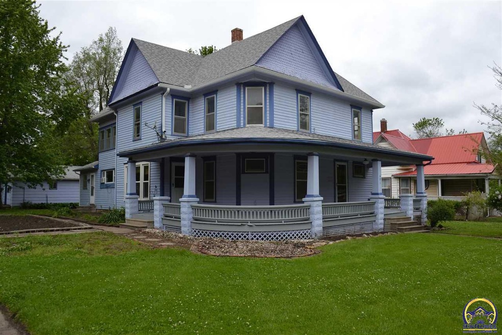 601 Maple St, Overbrook, KS 66524 - photo 1