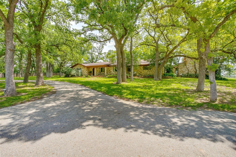 105 Briarwood St, Weatherford, TX 76087 - photo 1