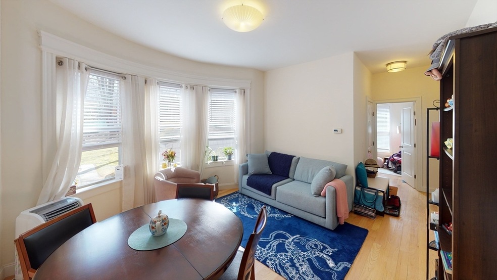 672 Washington St unit 2, Brookline, MA 02446 - photo 1