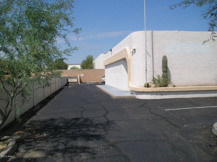 5020 18th ave 002