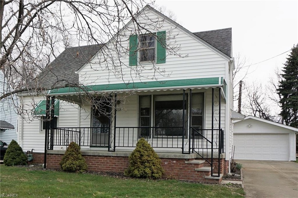 Welcome home to 2233 Larchmont, Wickliffe.