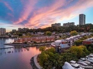 22 Vela Way, Edgewater, NJ 07020 - photo 1