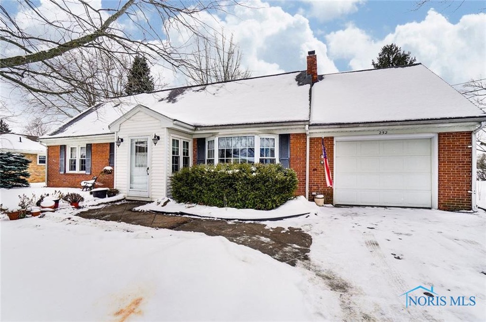 252 Jackson St, Elmore, OH 43416 - photo 1