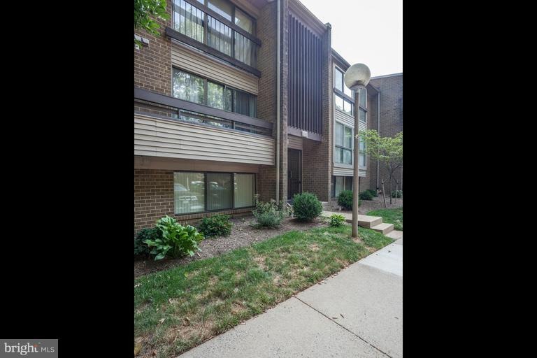 2108 Green Watch Way unit 301, Reston, VA 20191 - photo 1