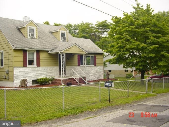 1212 Farmview Rd, Pasadena, MD 21122 - photo 1