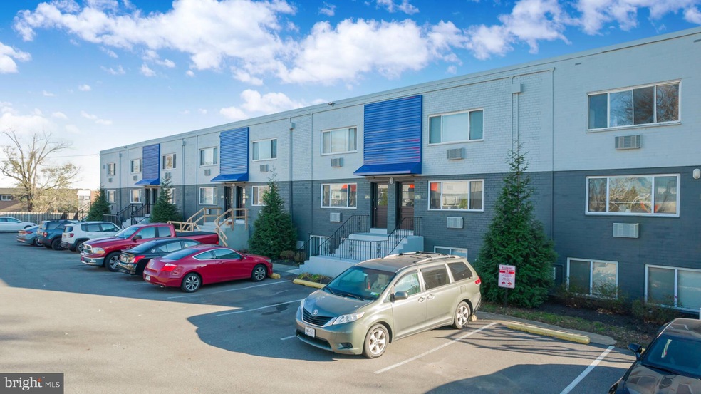 104 W North Ln unit C-1, Conshohocken, PA 19428 - photo 1