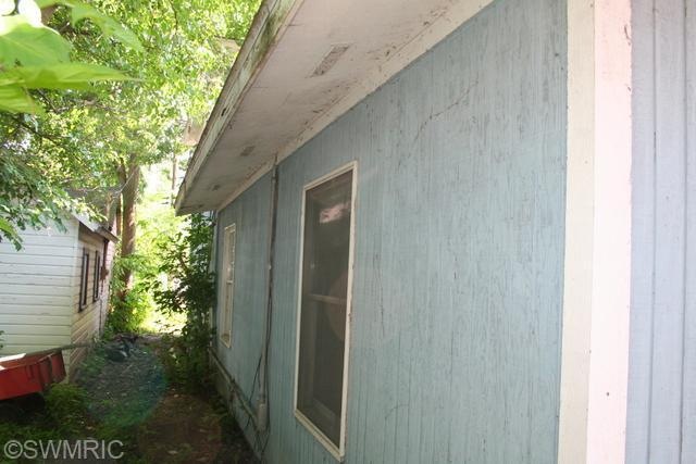 315 Chatham St, Lowell, MI 49331 - photo 1