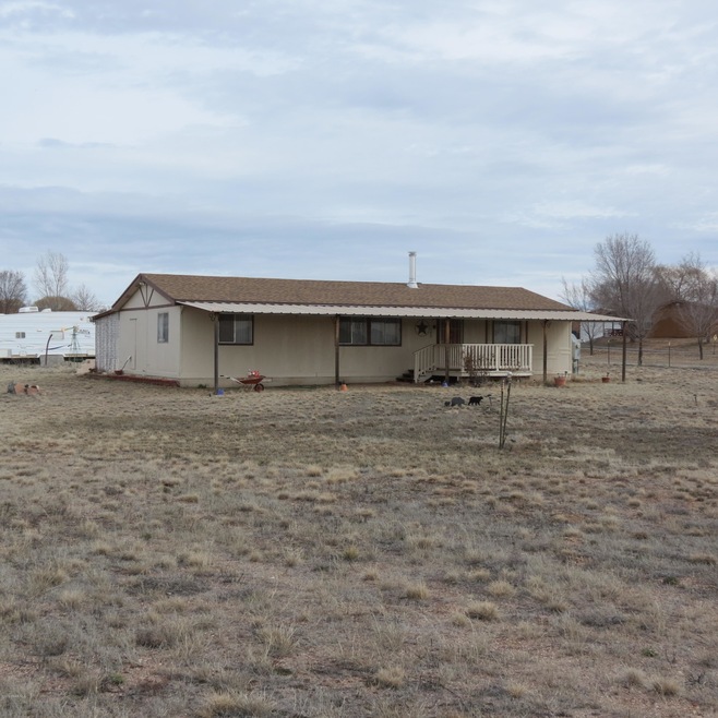 1400 W Saddle Rd, Paulden, AZ 86334 - photo 1