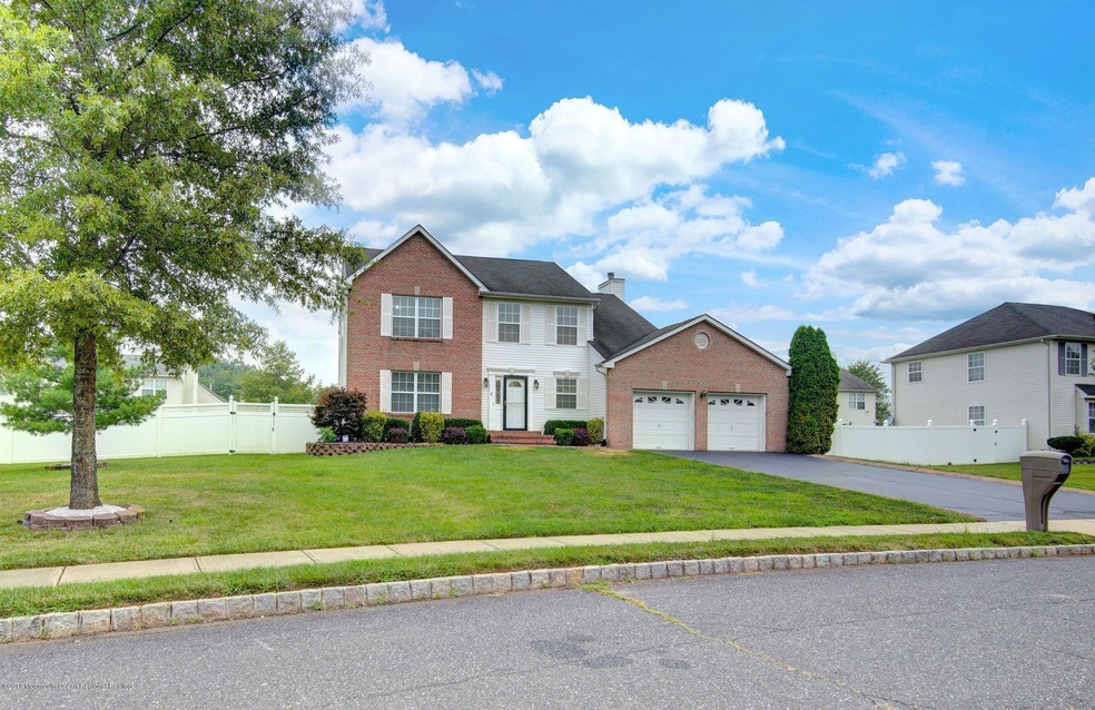4 Treeview Lane