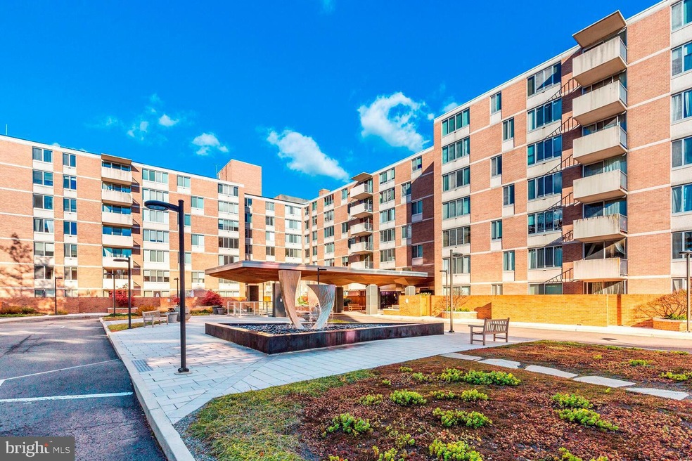 Van Ness East unit 747, Washington, DC 20008 - photo 1